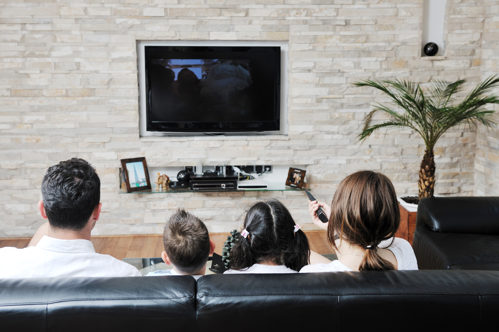 7 Reasons Why Watching Movies at Home is Way Better